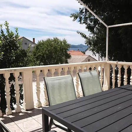 Appartamento Gemuetliches Haus Mit Terrasse